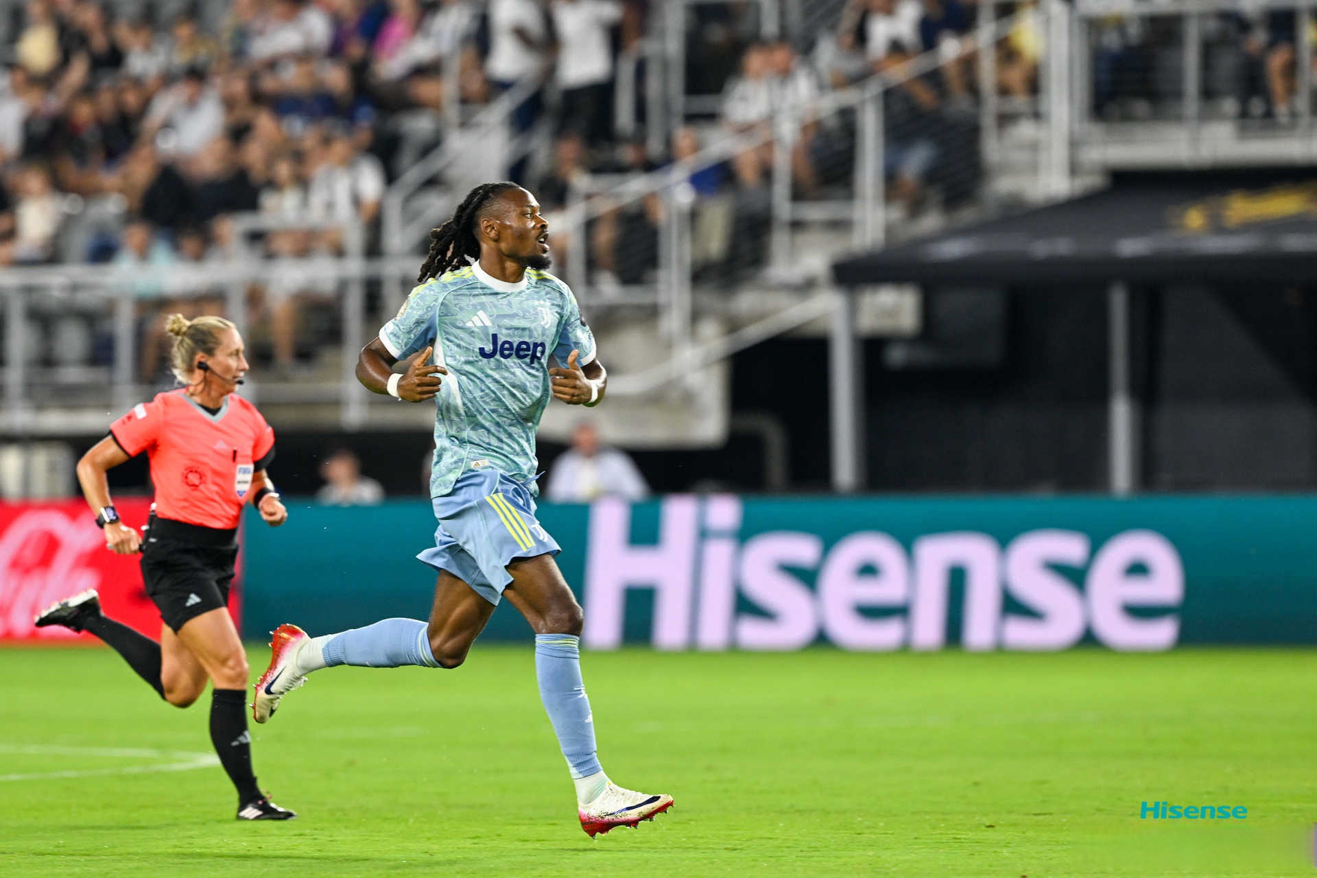 包含尤文图斯利用失神，完胜比利亚雷亚尔的词条