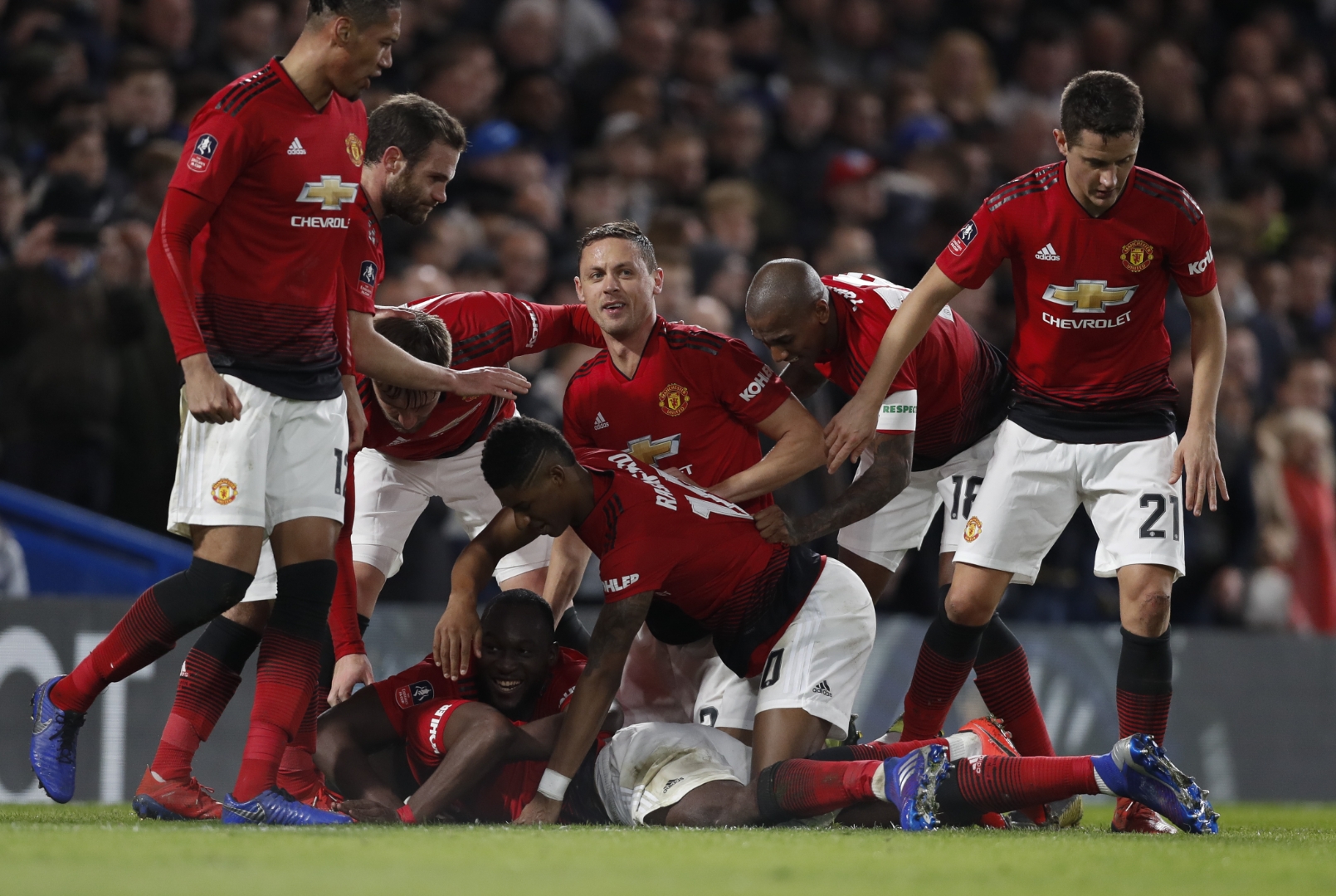 曼联逆袭击败切尔西排名英超前四的球员